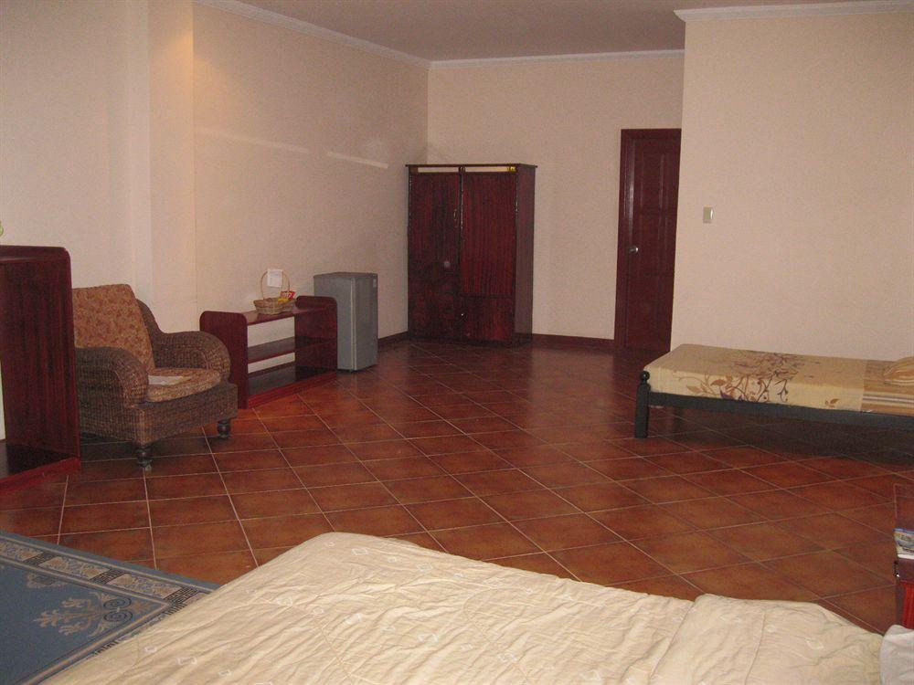 Red Tulip Hotel آنغلوس المظهر الخارجي الصورة