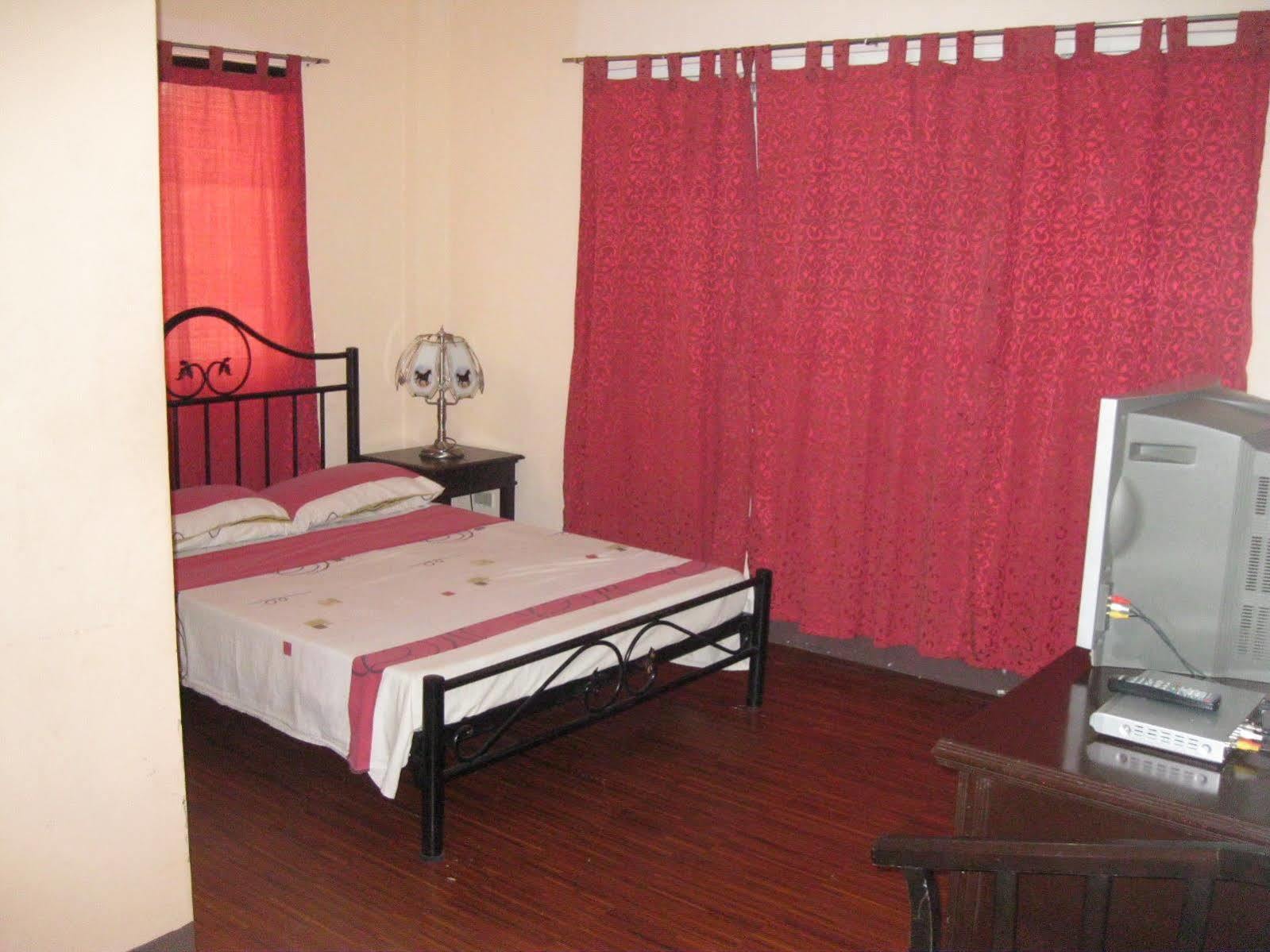 Red Tulip Hotel آنغلوس المظهر الخارجي الصورة