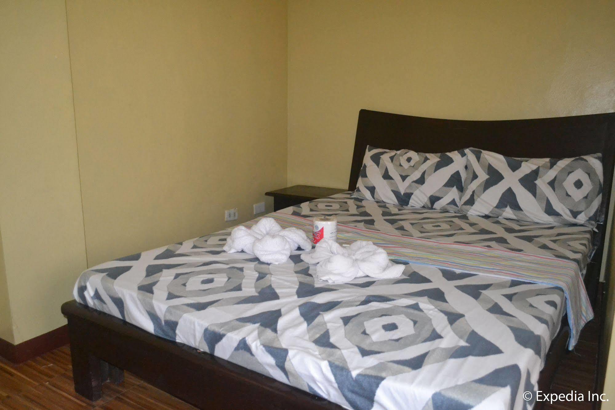 Red Tulip Hotel آنغلوس المظهر الخارجي الصورة